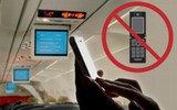 [ẢNH] Mang đồ điện tử lên máy bay cần lưu ý gì?